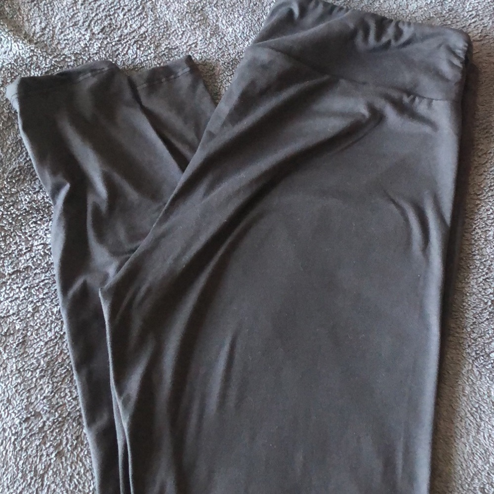 Lularoe Solid Black 🦄 TC Leggings